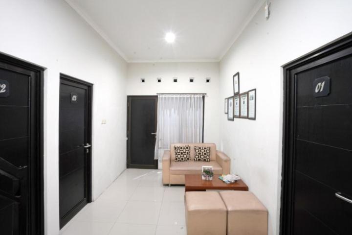 Hostel Dparagon Pamela 3 Jogyakarta Zewnętrze zdjęcie